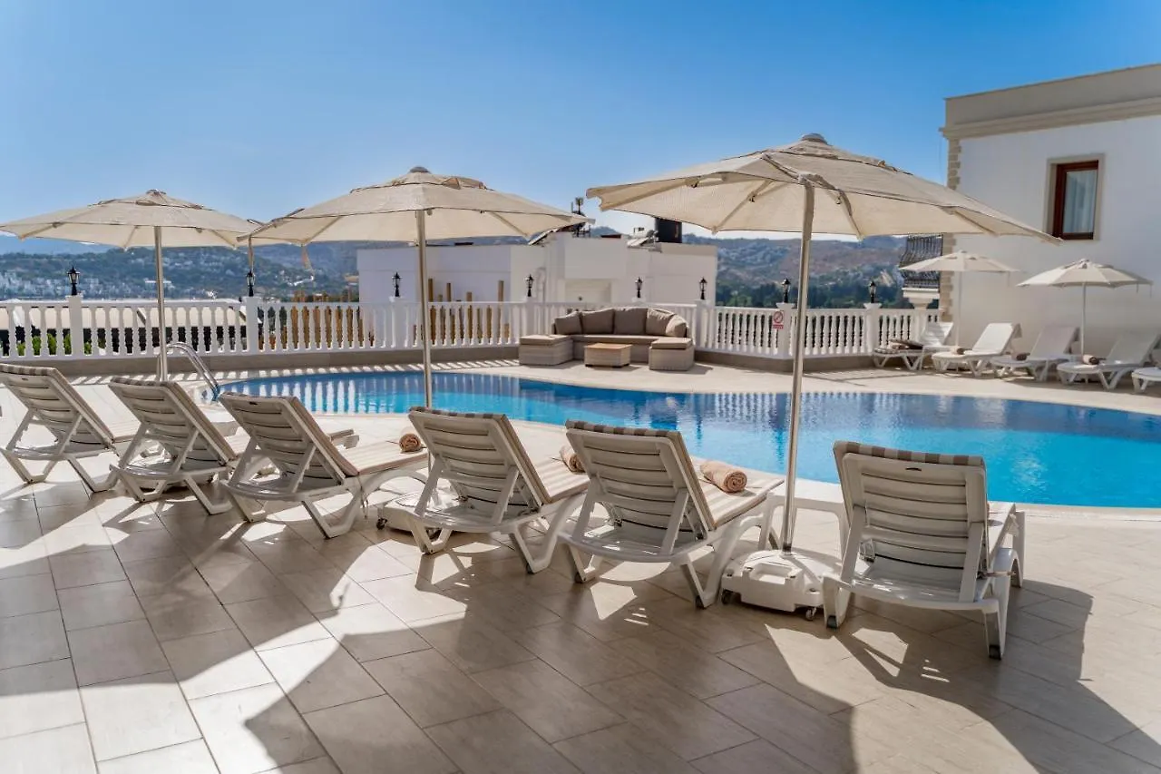 Queen Boutique Hotel بيتيس