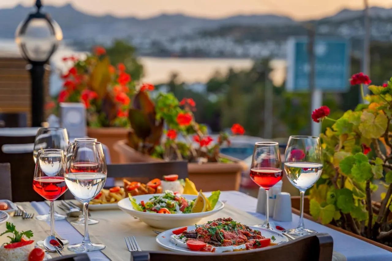 Queen Boutique Hotel بيتيس