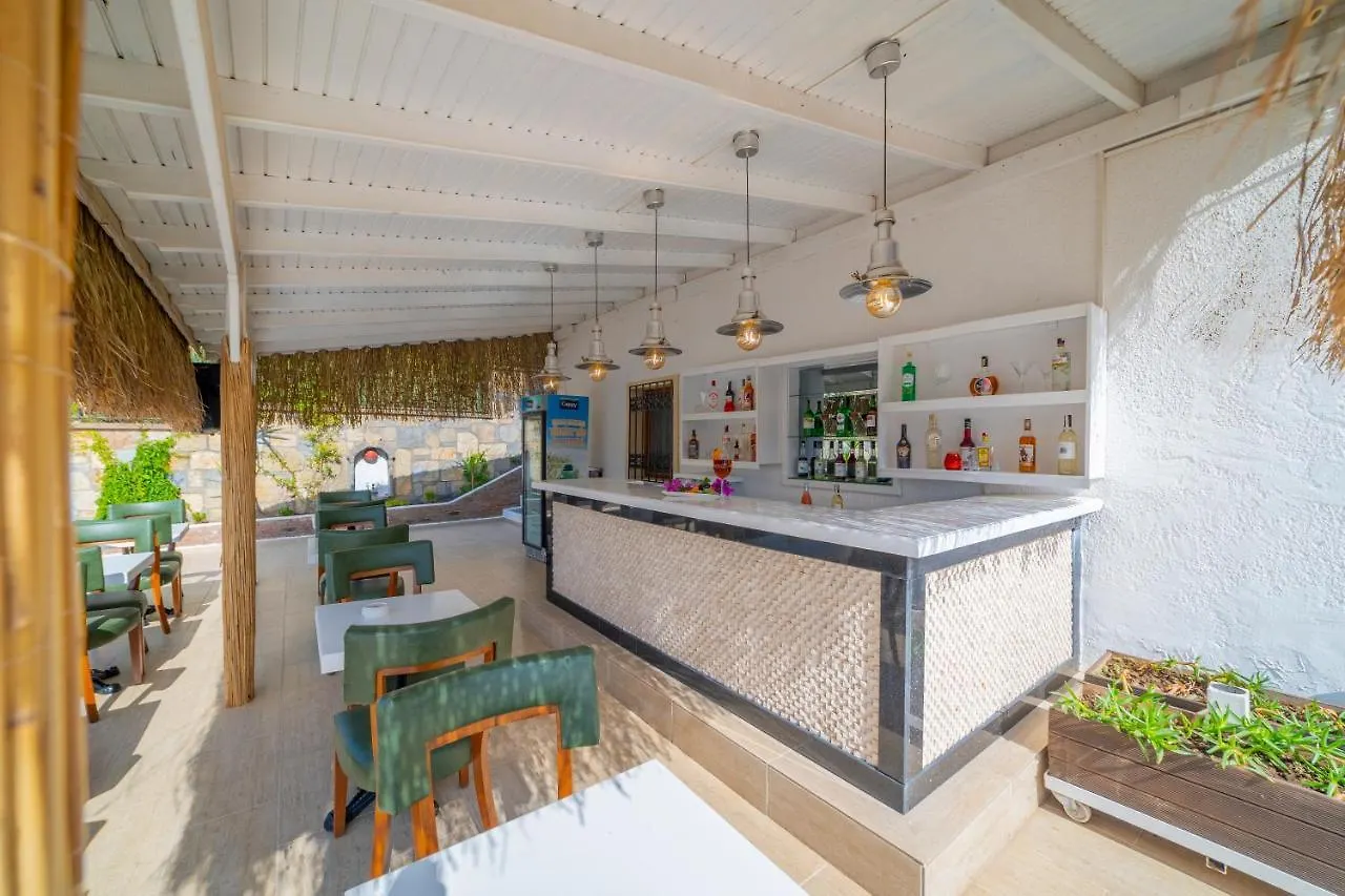 Queen Boutique Hotel Bitez 2*,